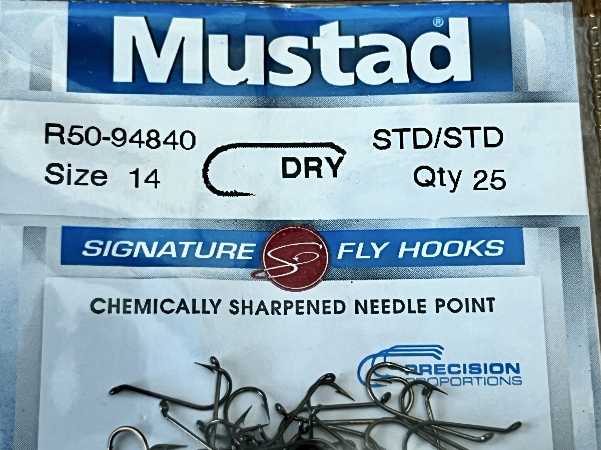 Mustad Signature Series Dry Fly Hook R50-94840 Size 22, 25 Pack